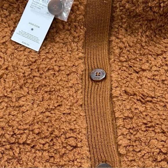 UGG FLUFFY SWEATER NWT SZ. L - Picture 5 of 7
